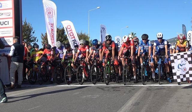 Alanya’da Türkiye Bisiklet Kupası 1. Etap Puanlı Yol Yarışı başladı