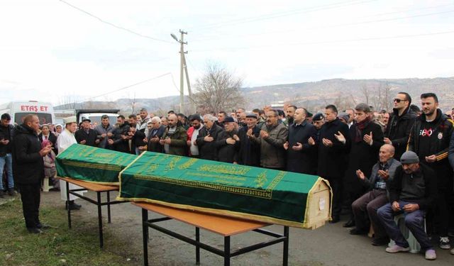 Amasya’daki göçükte hayatını kaybeden 2 kişi son yolculuğuna uğurlandı