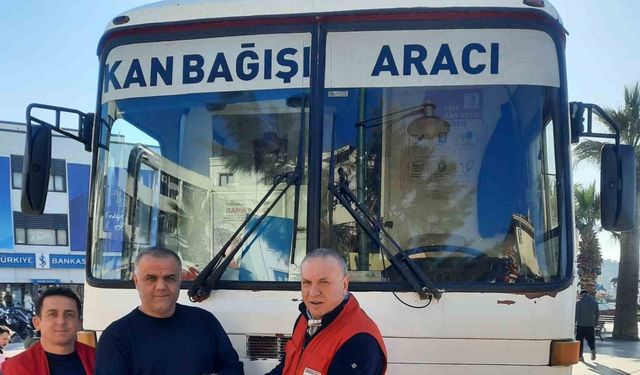 Ayvalık’ta Türk Kızılay’ından kan bağışçısına altın madalya