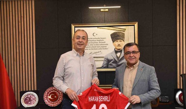 Başkan Şehirli’den Balıkesirspor’a destek