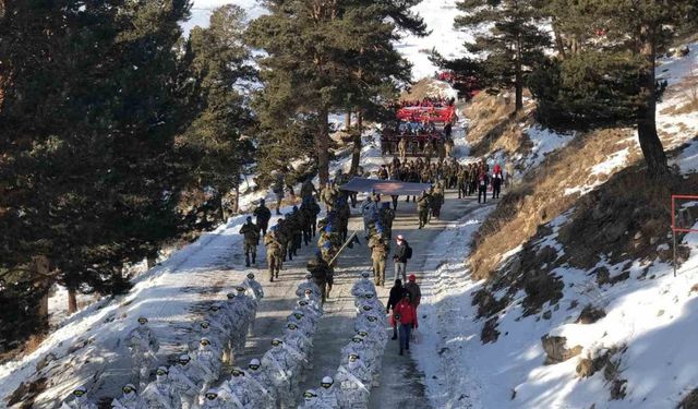 Binlerce kişi şehitler için Sarıkamış’ta yürüdü