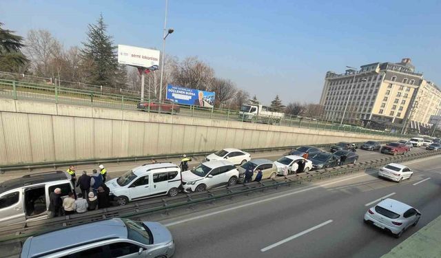 Bursa’da 7 araç bir birine girdi