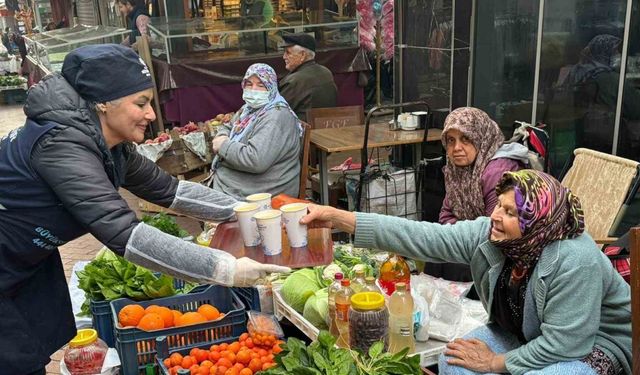 Büyükşehir’in sıcak çorba ikramı binlerce vatandaşa ulaşıyor