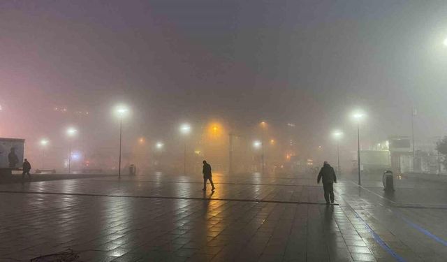 Çanakkale Boğazı’nda sis nedeniyle Çanakkale-Eceabat seferleri durduruldu