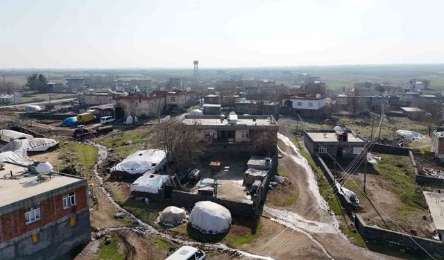 Diyarbakır’da köy muhtarı aldığı maaşın tümünü öğrenci ve ihtiyaç sahiplerine aktarıyor