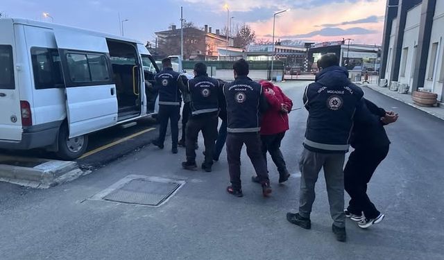 Erzincan’da göçmen kaçakçılığı suçundan 4 kişi tutuklandı