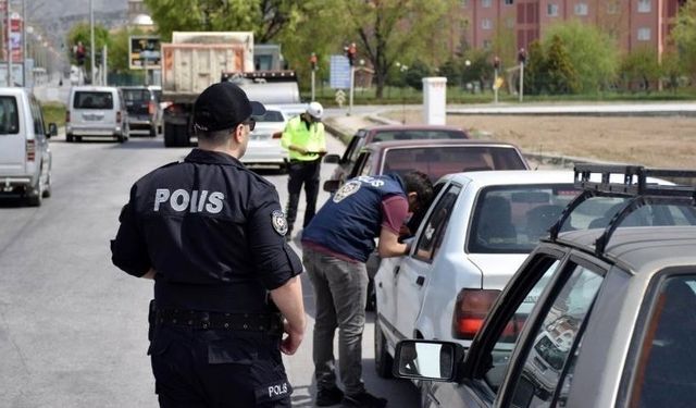 Erzincan’da toplamda 33 yıl 11 ay 8 gün hapis cezası olan 14 şahıs yakalandı