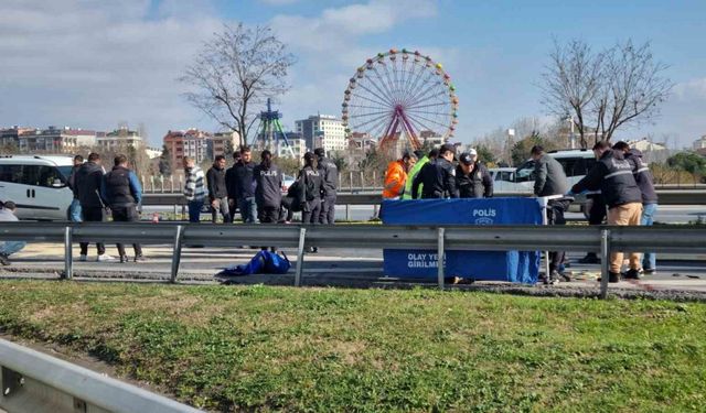 Esenler’de feci kaza: Otomobille çarpışan motosikletli hayatını kaybetti