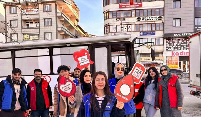 Gençlik liderleri ve gönüllü gençlerden kan bağışına destek