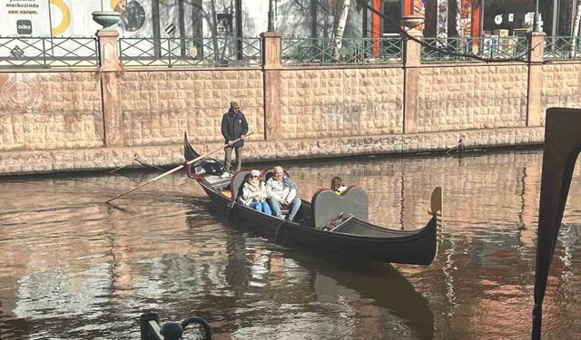 Güneşli havanın etkisiyle gondollarda yoğunluk oluştu