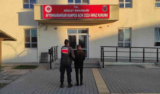 Hapis cezalarıyla aranan 2 kişiyi jandarma yakaladı