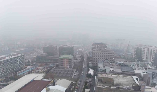 İstanbul’da yoğun sis kartpostallık kareler oluşturdu