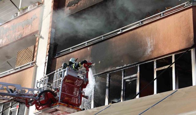 Kahramanmaraş’ta market deposunda yangın