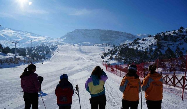 Kayak merkezleri içerisine en çok kar Palandöken ve Ergan Kayak Merkezinde ölçüldü