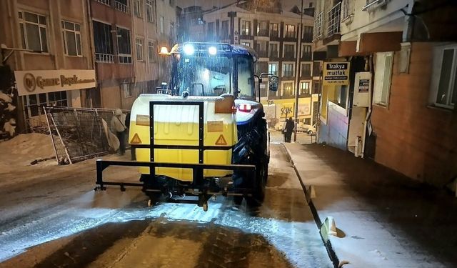 Keşan’da kar temizleme çalışmaları yapıldı