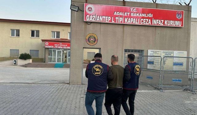 Kesinleşmiş 20 yıl cezası bulunan uyuşturucu taciri yakalandı