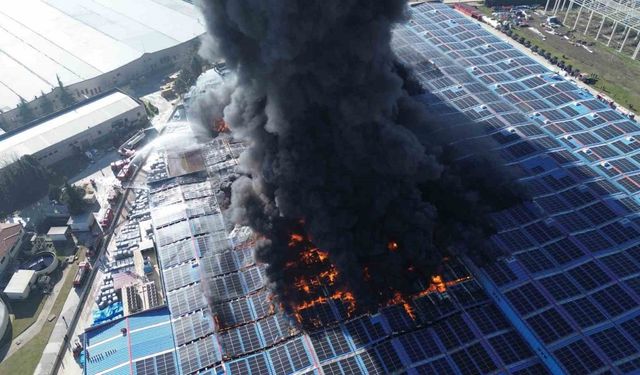 Kırklareli’nde oyuncak fabrikasındaki yangın dronla görüntülendi