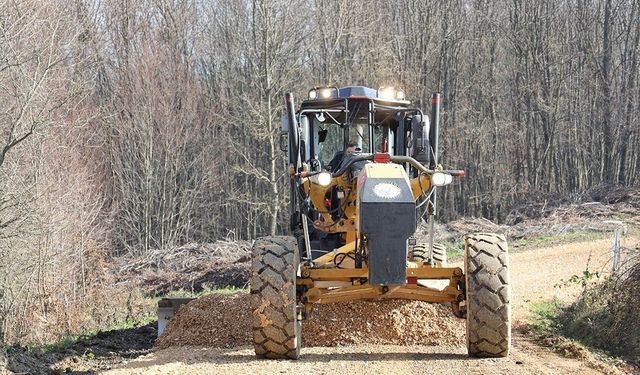 Köylerde malzemeli bakım çalışmaları sürüyor