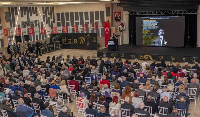 Kuşadası’ndaki söyleşide Atatürk konuşuldu