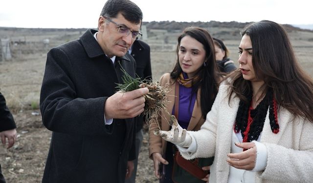 Kütahya Belediye Başkanı Eyüp Kahveci’den genç kadın girişimciye destek