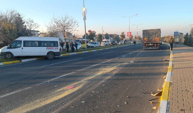 Mardin’de tır ile işçi servisi çarpıştı: 11 yaralı