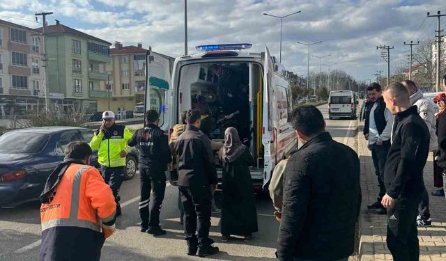 Minibüs bisiklete çarptı: 1 yaralı