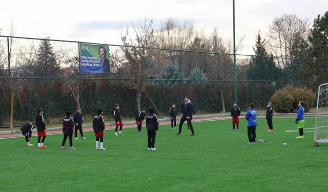 Osmangazi Spor Sahası’ndaki çalışmalar tamamlanarak hizmete açıldı