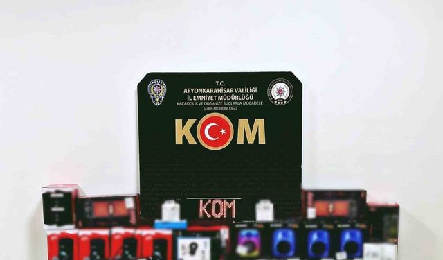 Polis çok sayıda kaçak elektronik ürün ele geçirdi