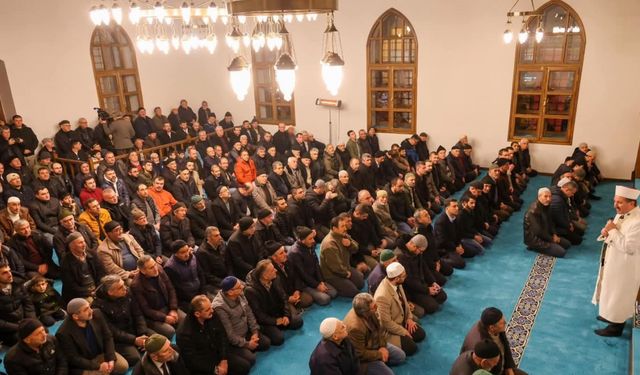 Restorasyonu tamamlanan tarihi Kara Mustafa Paşa Camii ibadete açıldı