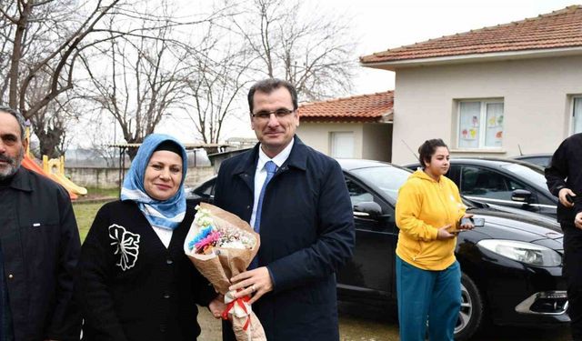 Salihli Kaymakamı Güldoğan, 2 mahallede talepleri dinledi