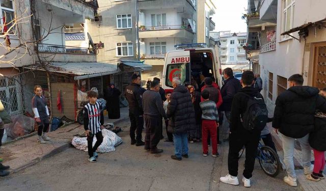 Samsun’da çekyat yangınında bir kişi dumandan etkilendi