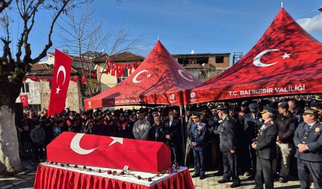 Şehit polis memuru Emirhan Aramış son yolculuğuna uğurlandı