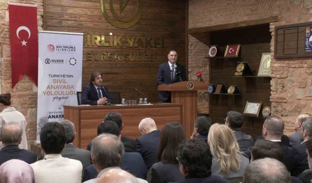 Şeref Malkoç: "Mevcut anayasada yaşanan sıkıntılar uygulamadan kaynaklanıyor"