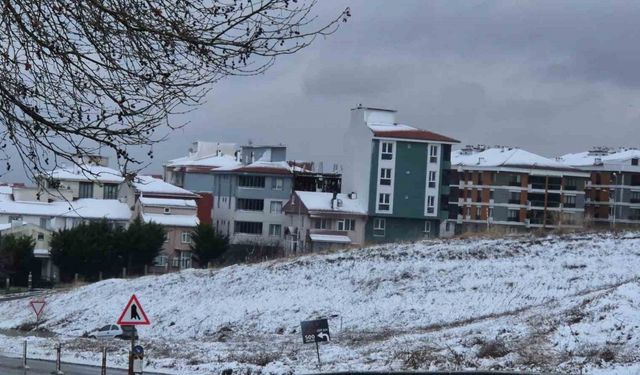 Tekirdağ’da kar yağışı şehri beyaza bürüdü