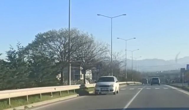 Trafikte tersine hareketler: Bu kez geri geri gitti