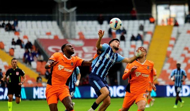 Trendyol Süper Lig: Adana Demirspor: 0 - Başakşehir: 1 (İlk yarı)