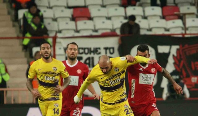 Trendyol Süper Lig: Antalyaspor: 1 - Eyüpspor: 4 (Maç sonucu)