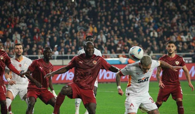 Trendyol Süper Lig: Atakaş Hatayspor: 1 - Galatasaray: 0 (İlk yarı)