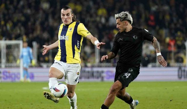 Trendyol Süper Lig: Fenerbahçe: 2 - Atakaş Hatayspor: 1 (İlk yarı)