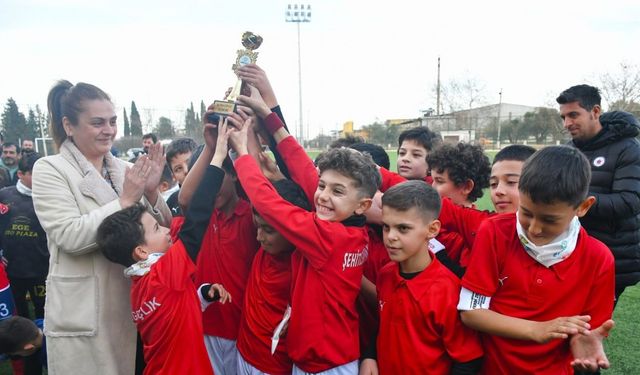 U11 Manisa Cup şampiyonu Turgutlu’dan