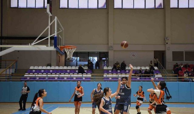 U16 Kızlar Kulüp Basketbol Müsabakaları tamamlandı