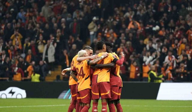 UEFA Avrupa Ligi: Galatasaray: 2 - Dinamo Kiev: 1 (İlk yarı)