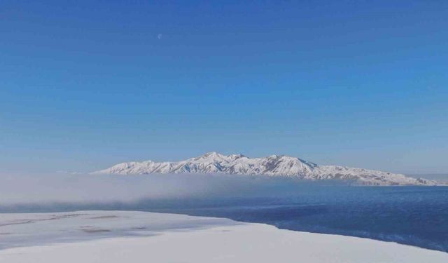 Van’da kış manzarası kartpostallık görüntüler oluşturdu