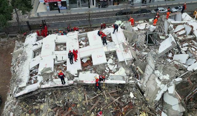 Sakaryalı ekiplerin katıldığı deprem tatbikatı gerçeğini aratmadı