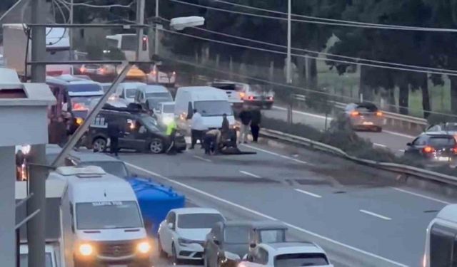 Yalova’da kontrolden çıkan hafif ticari araç takla attı: 2 yaralı