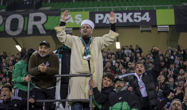 Takım çalışıyor, taraftar bilet peşinde... Manisa maçına doğru