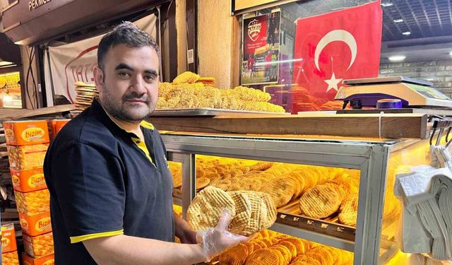 Fırınlarda Ramazan mesaisi sürüyor: Maraş çöreğine yoğun talep