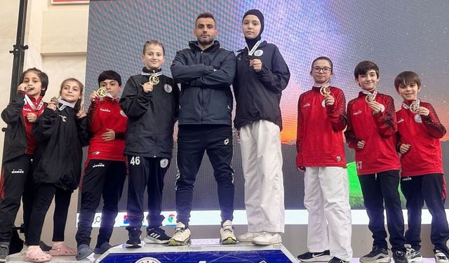 Körfezli genç karateciler Bursa’da kürsüye ambargo koydu