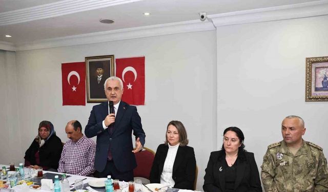 Muş Valisi Çakır, şehit aileleri ve gazilerle iftar sofrasında buluştu