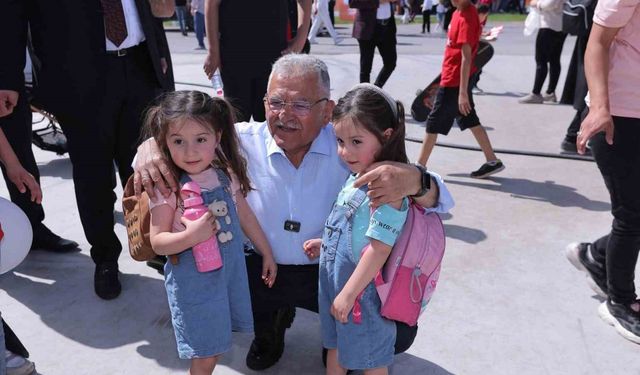 2’nci Kitap Fuarı ve Şenliği miniklerle doldu taştı
